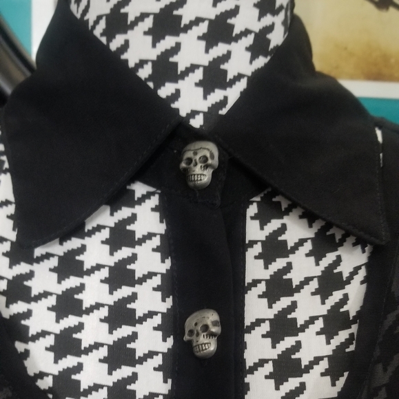 Sheer Skull Button Blouse - Picture 2 of 8